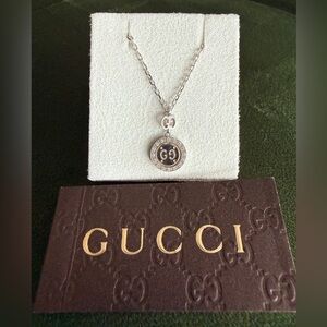 Gucci VVS Diamond & 18k White Gold GG Necklace with 16" chain (18k)